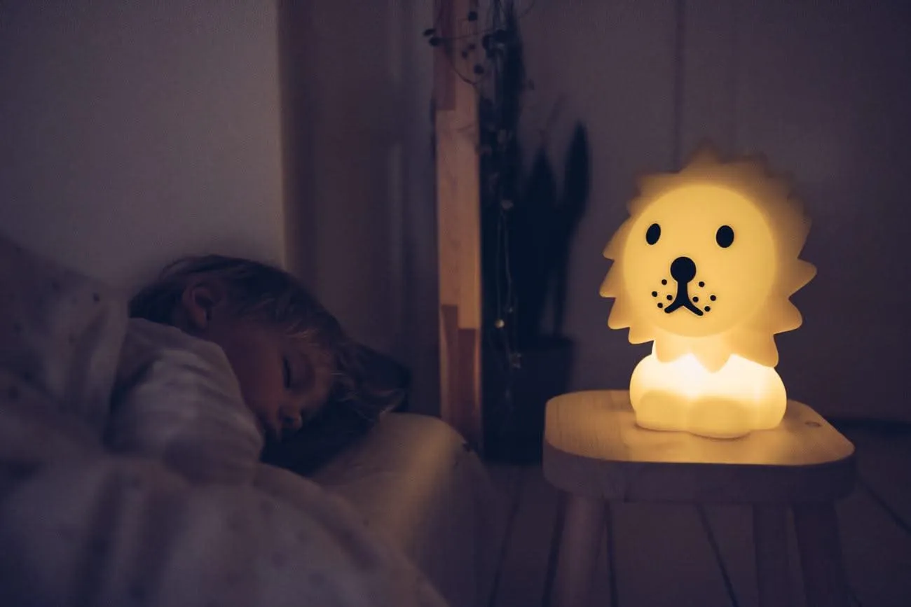 Lion First Light Lamp