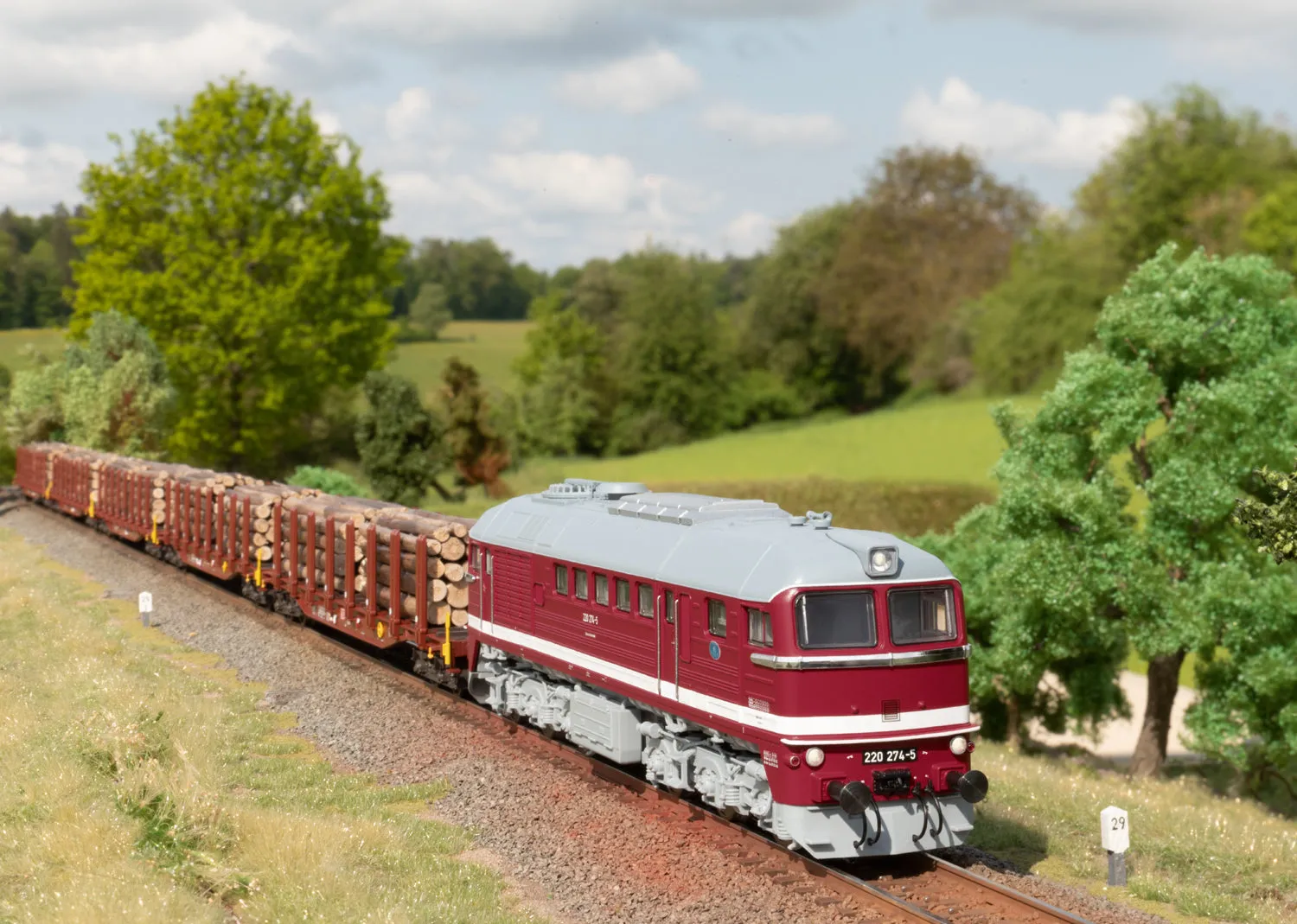 Marklin HO 39201 Class 220 Diesel Locomotive  2024 New Item